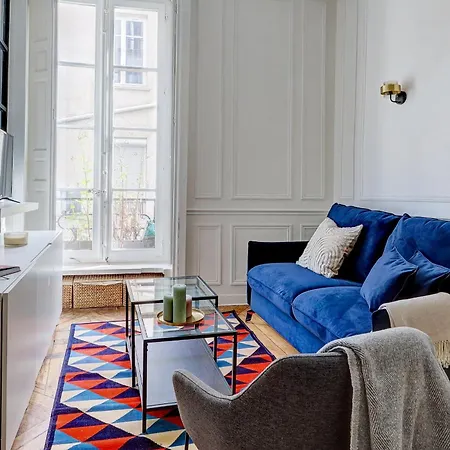 Eiffel Tower & Invalides - 1br - Cityapartmentstay アパート パリ